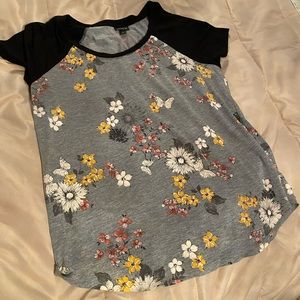Floral Raglan Top (Torrid - Size 0)